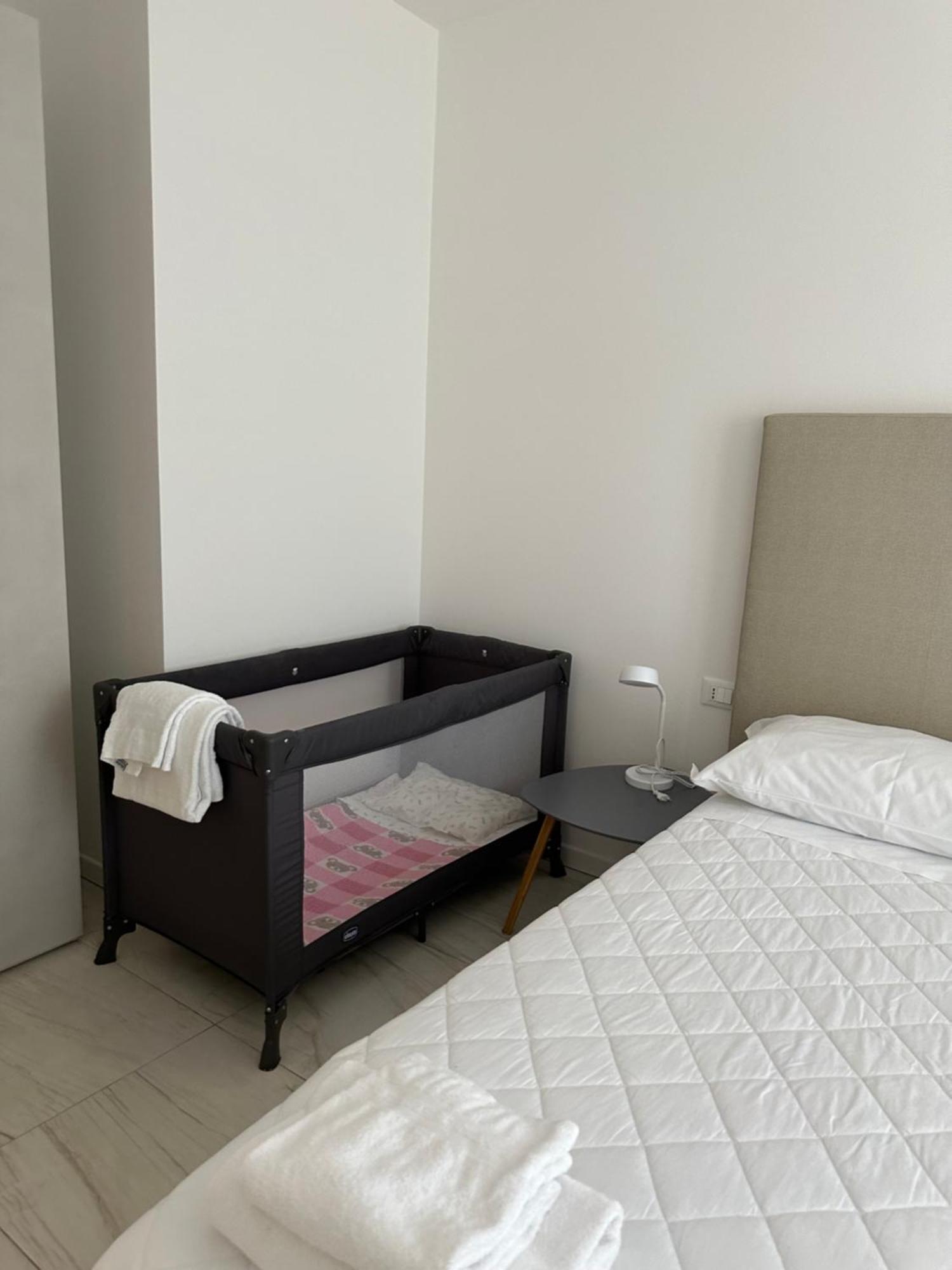 Beach Palace With Small Swimming Pool, Private Beach, Parking Lido di Jesolo Eksteriør billede