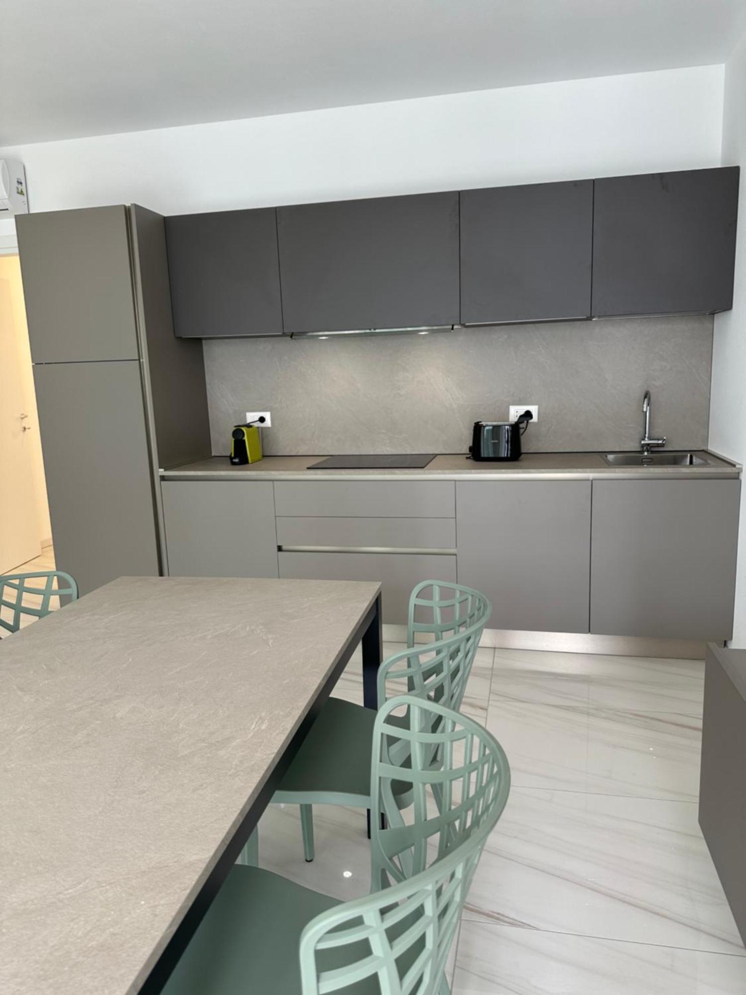 Beach Palace With Small Swimming Pool, Private Beach, Parking Lido di Jesolo Eksteriør billede