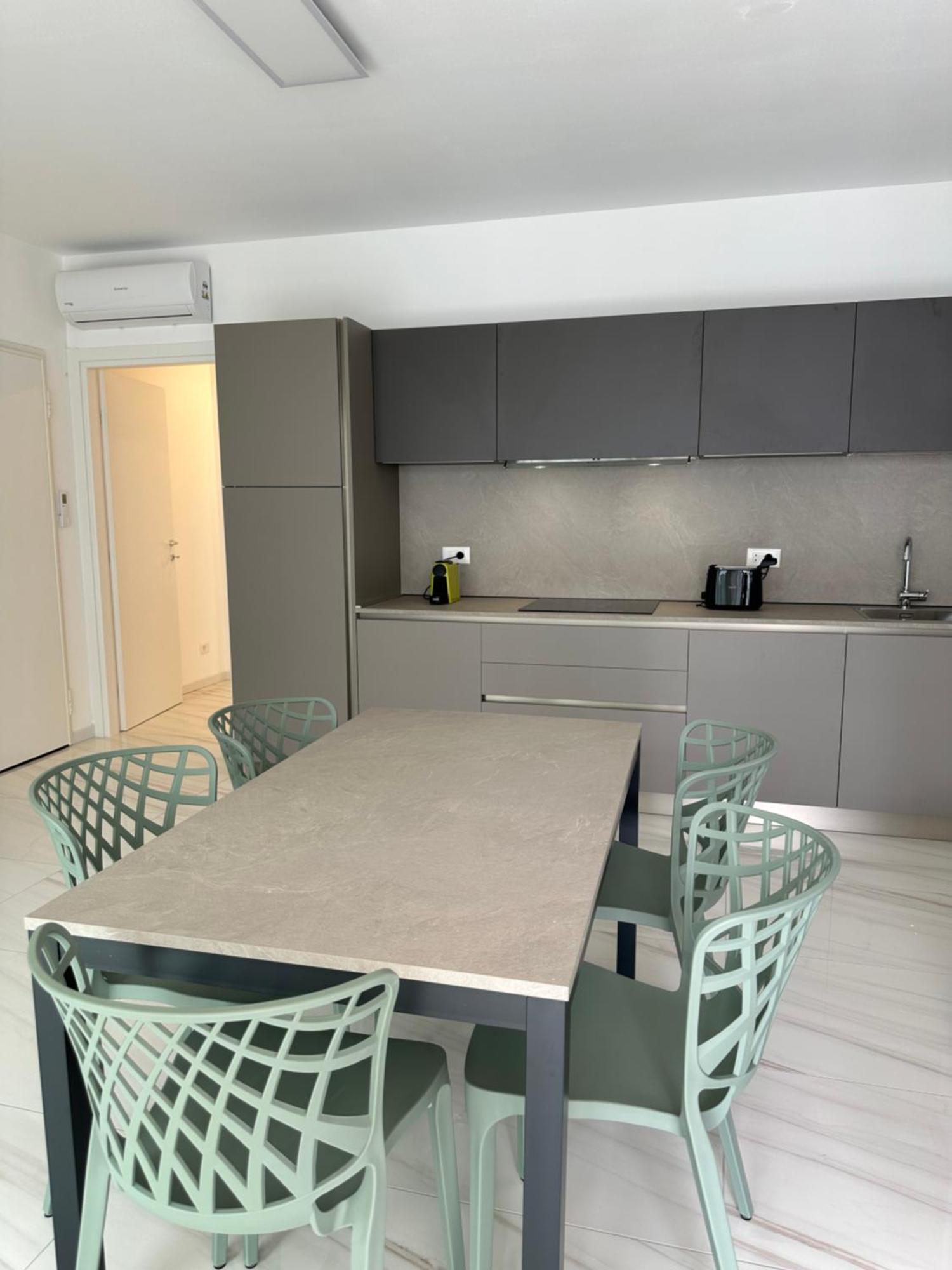 Beach Palace With Small Swimming Pool, Private Beach, Parking Lido di Jesolo Eksteriør billede