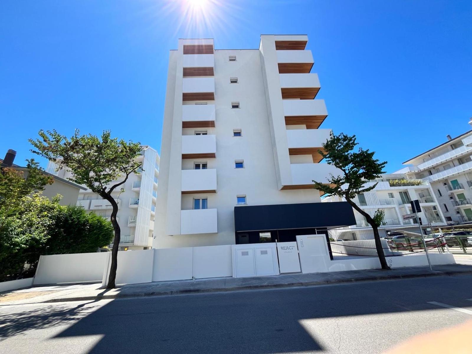 Beach Palace With Small Swimming Pool, Private Beach, Parking Lido di Jesolo Eksteriør billede