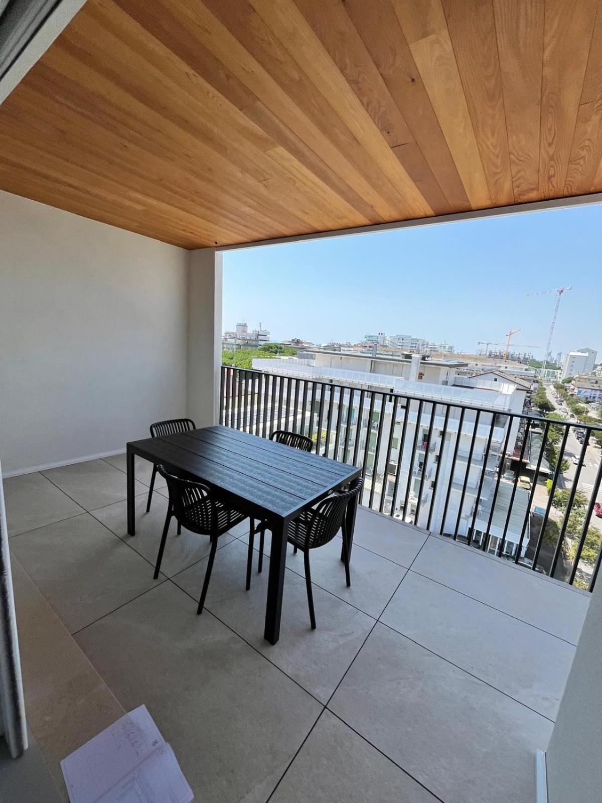 Beach Palace With Small Swimming Pool, Private Beach, Parking Lido di Jesolo Eksteriør billede