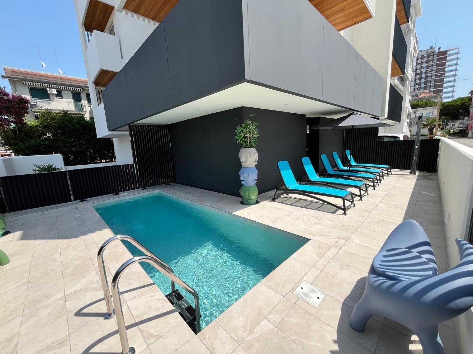 Beach Palace With Small Swimming Pool, Private Beach, Parking Lido di Jesolo Eksteriør billede