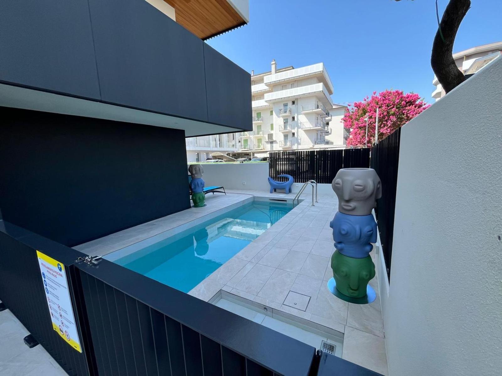 Beach Palace With Small Swimming Pool, Private Beach, Parking Lido di Jesolo Eksteriør billede
